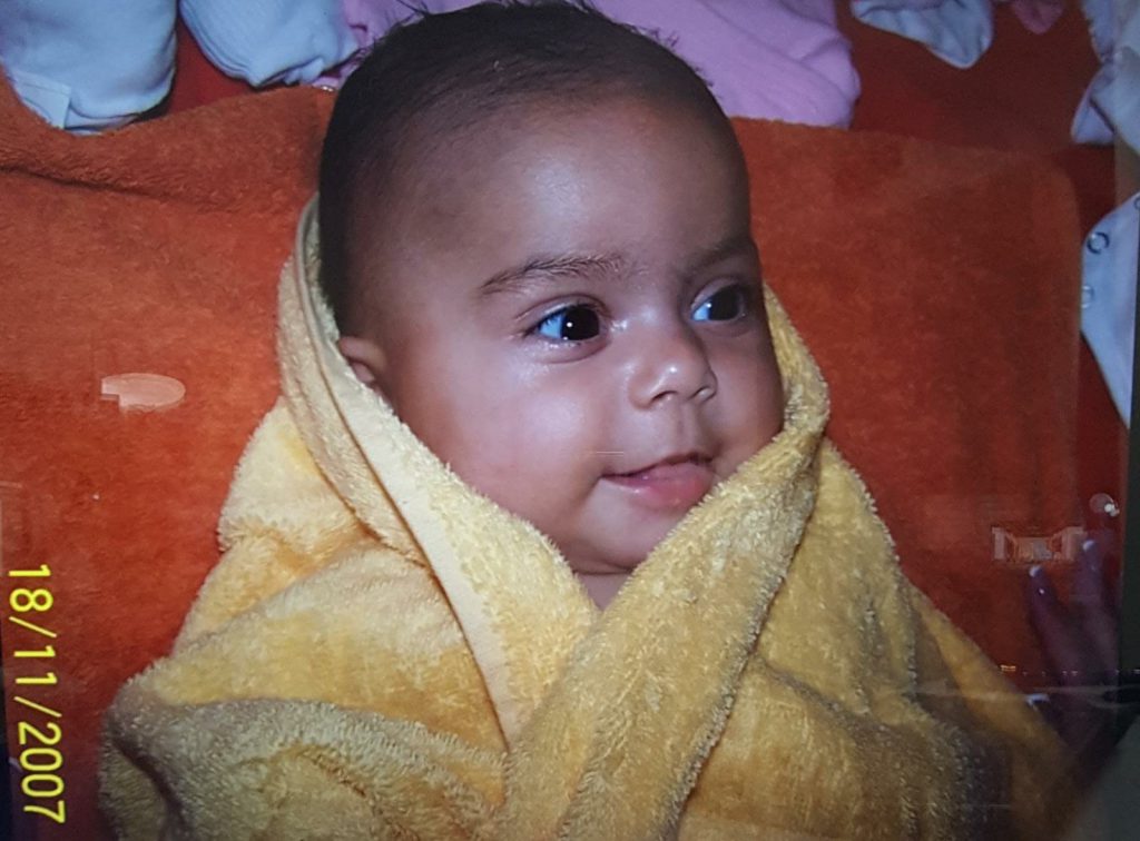 עבודת שורשים by roni amit - Illustrated by רוני עמית - Ourboox.com