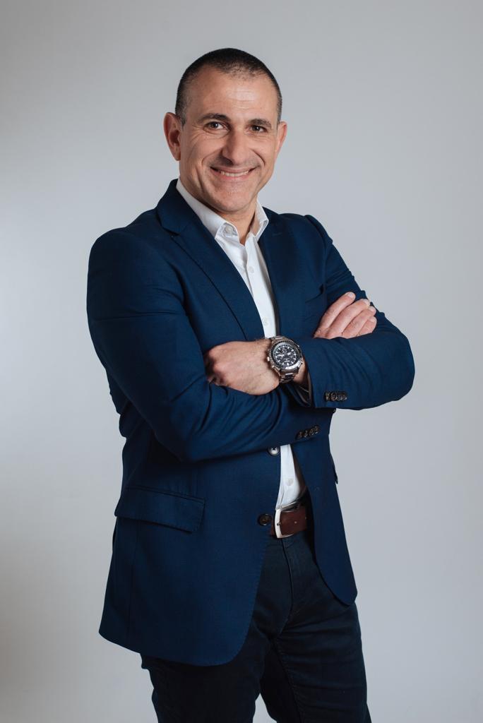 עבודת שורשים by Ofir yehoshua - Illustrated by אופיר יהושע - Ourboox.com