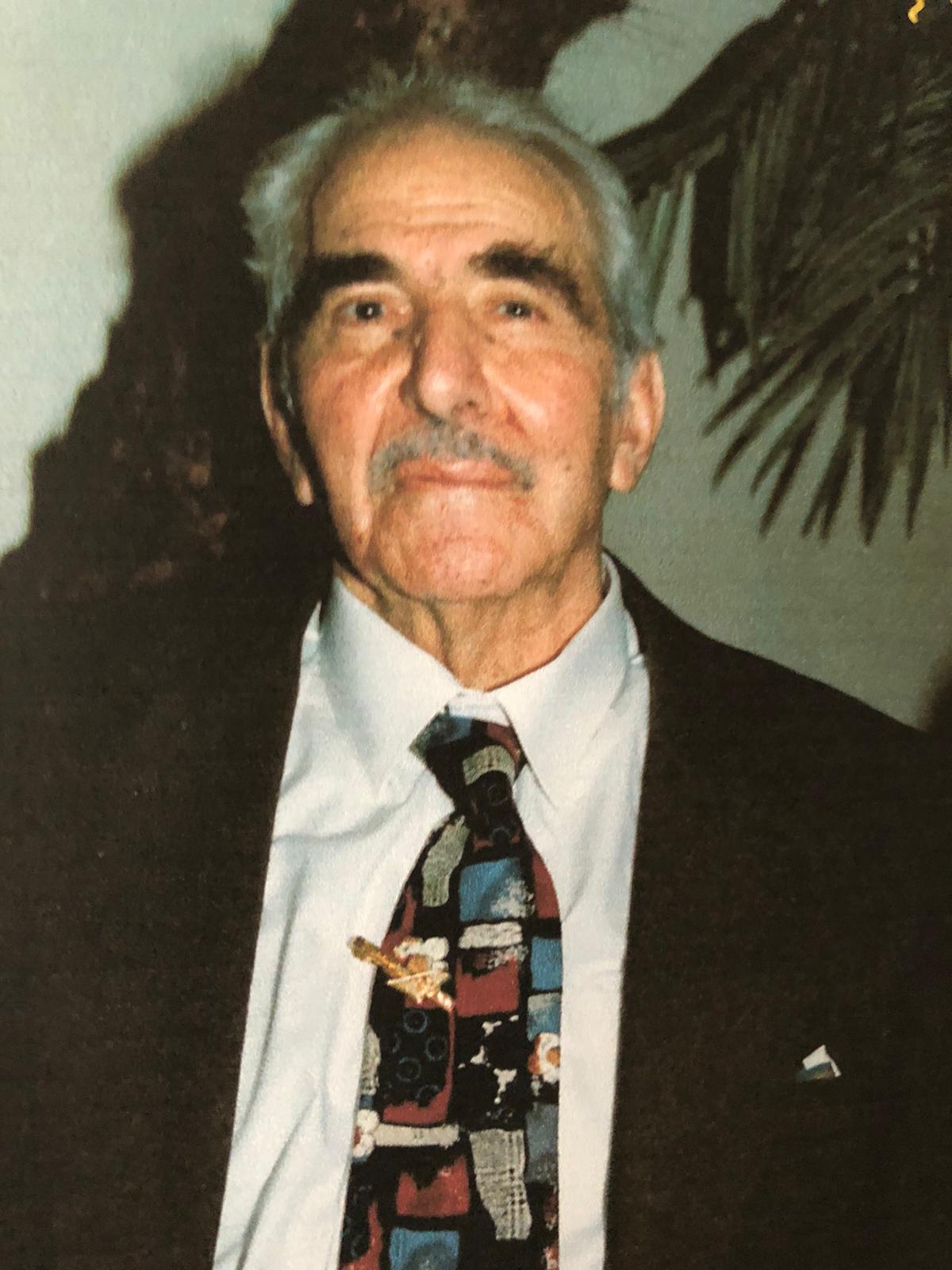 עבודת שורשים by Ofir yehoshua - Illustrated by אופיר יהושע - Ourboox.com