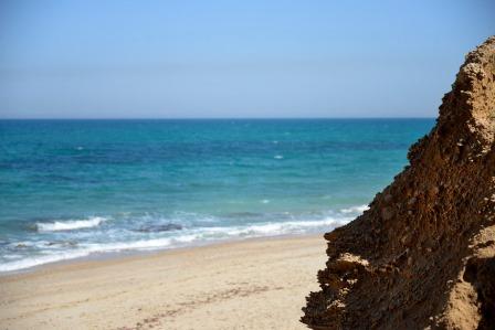 there is/ there are by yaara debbi - Ourboox.com