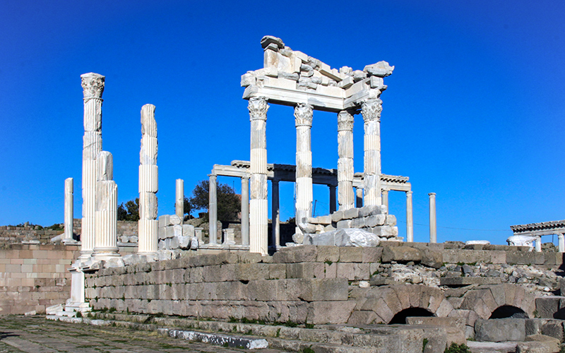 Bergama Antik kenti by Mert Erkan - Ourboox.com