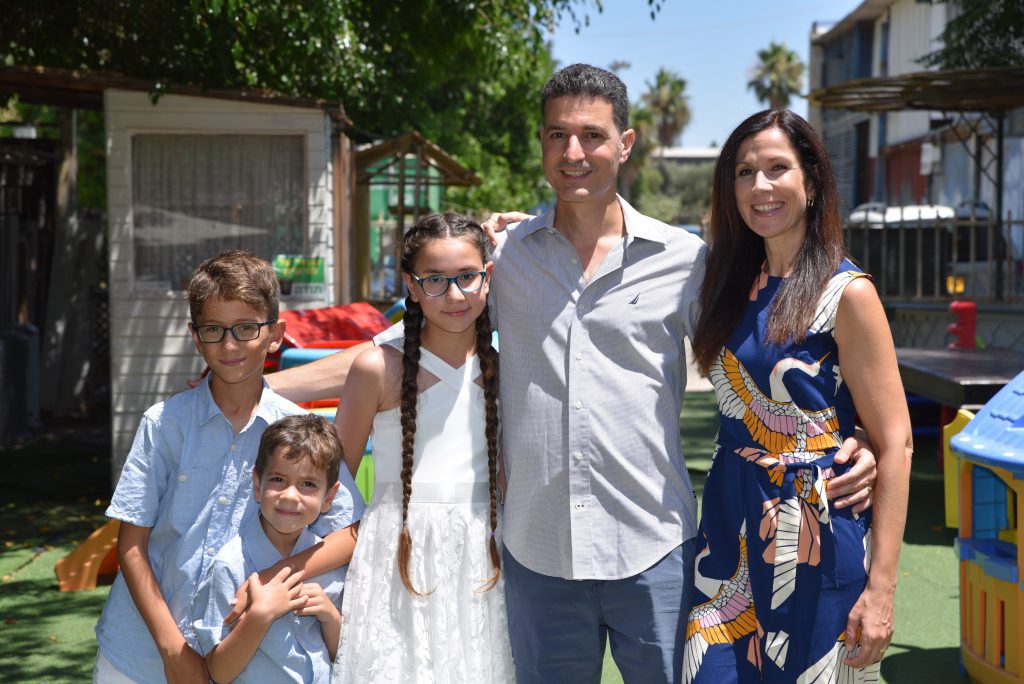 עבודת שורשים by adi kolker - Illustrated by עדי קולקר - Ourboox.com