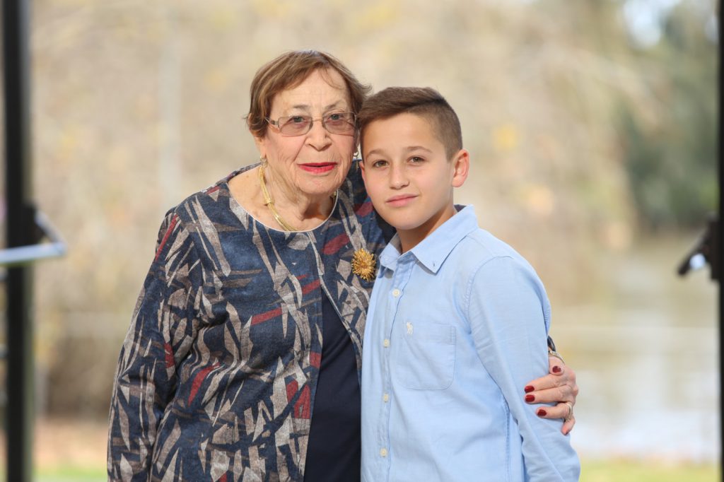 עבודת שורשים אלון כהן by Alon Cohen - Illustrated by אלון כהן - Ourboox.com