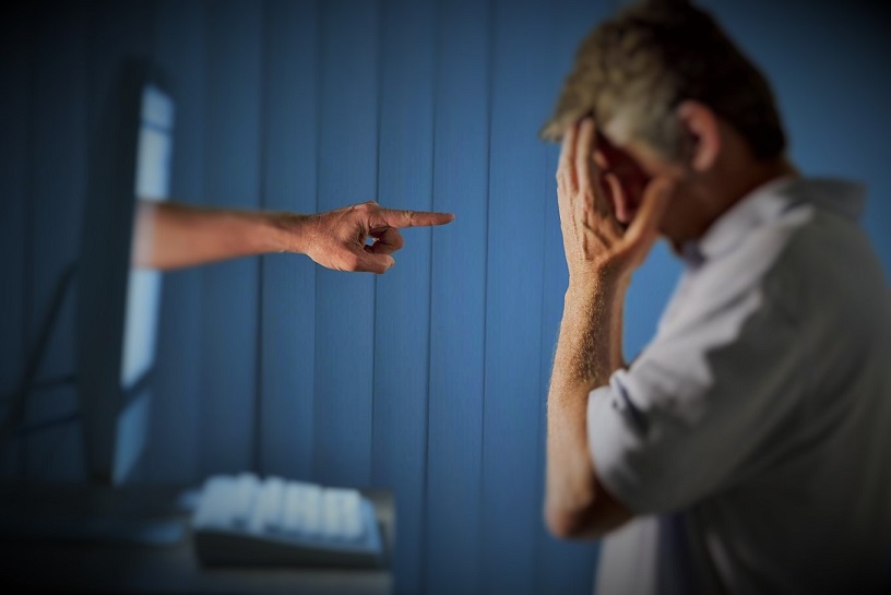 التنمر الالكتروني by munahatem - Ourboox.com