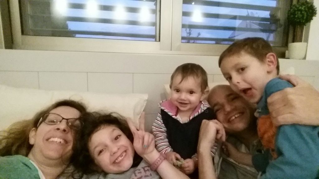 עבודת שורשים by neta canetti - Illustrated by נטע קנטי - Ourboox.com