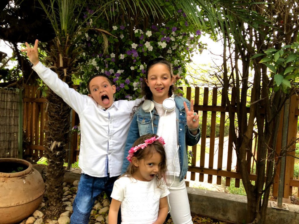 עבודת שורשים by neta canetti - Illustrated by נטע קנטי - Ourboox.com