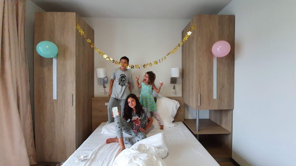 עבודת שורשים by neta canetti - Illustrated by נטע קנטי - Ourboox.com