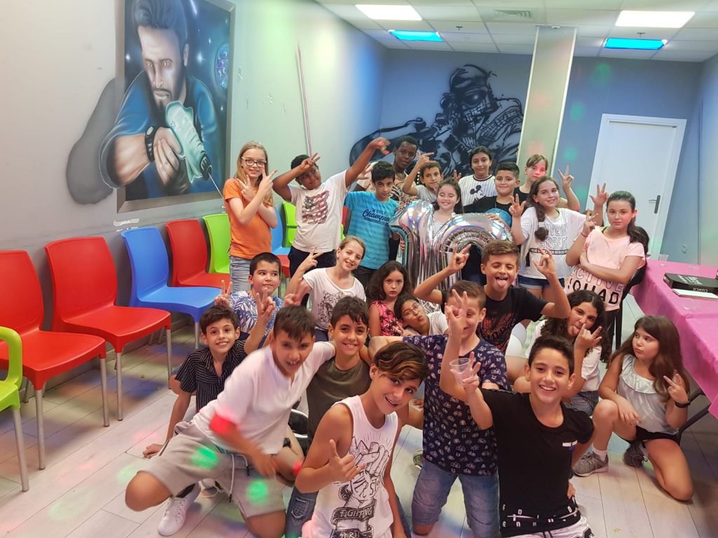 המשחק הכי מצחיק by אדם  - Ourboox.com