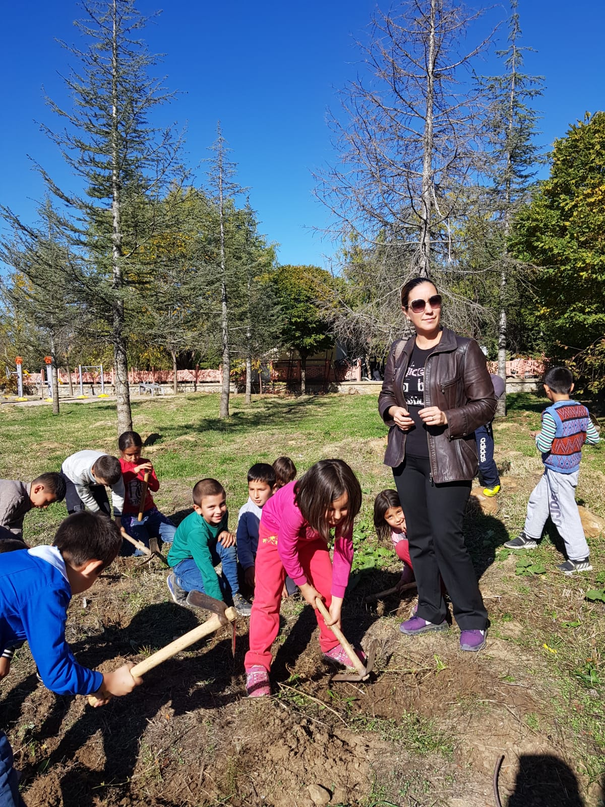 ÇAKILLAR HÜRRİYET İLKOKULU