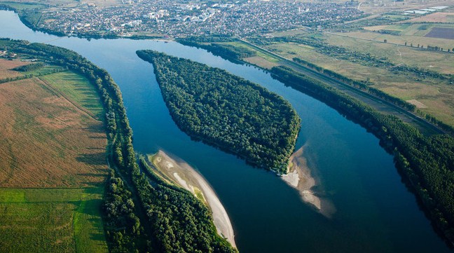 Наноси в речния поток by capt. Dian Atanasov - Ourboox.com