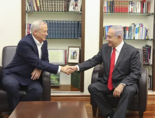 يوم اْليوم by Ben Arev - Illustrated by  بن إرب, يوآف آرون, تومرغولدفاسر, جوناثان ليدور - Ourboox.com