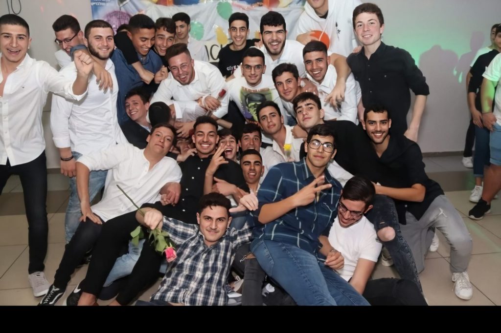 הגדת בני מבטח by roy katz - Illustrated by B.M.F - Ourboox.com