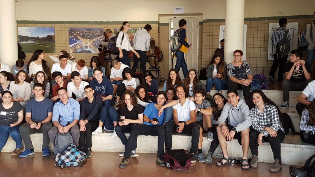 מסלול דיפלומטיה by omer primo - Illustrated by עומר פרימו מעיין פריש ערבה בנבנישת וליעם עוז בלומקין  - Ourboox.com