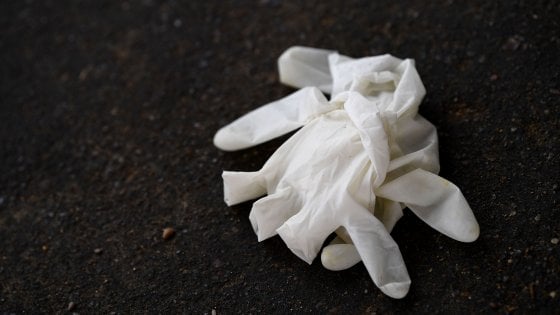 IL MAGO DEL CORONA VIRUS