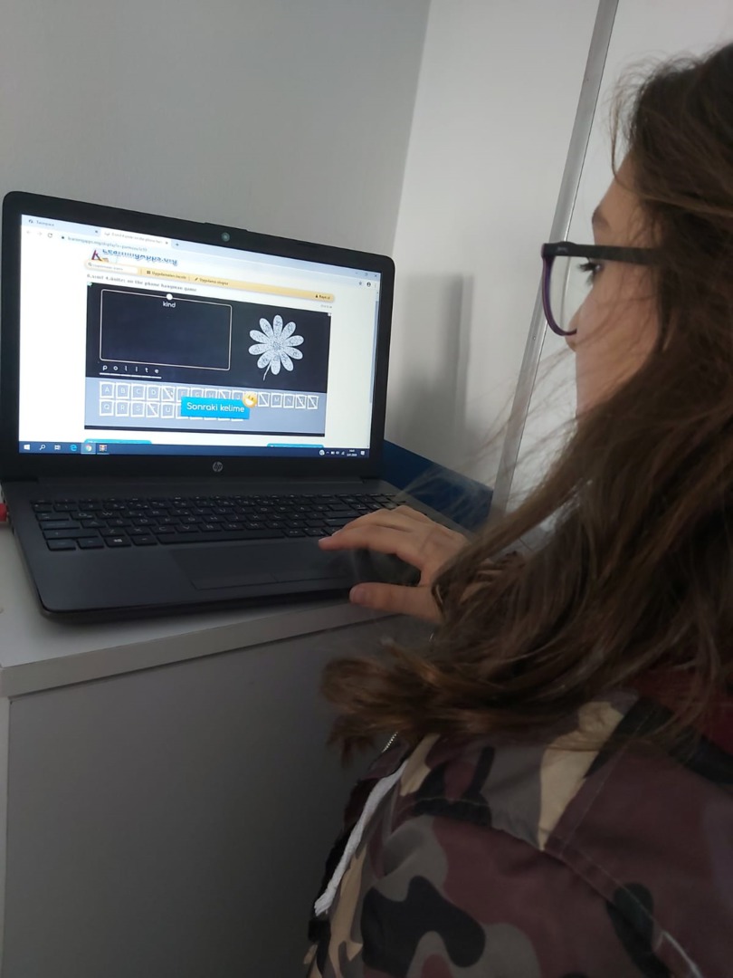 LEARNİNG APPS UYGULAMALARI by Özlem AYDIN AYCAN - Ourboox.com