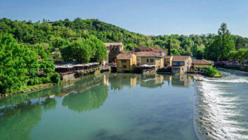 Novella Coronavirus by Tommaso Senzamici - Illustrated by Senzamici Tommaso - Ourboox.com