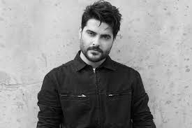 المغني ناصيف زيتون by laura kh - Illustrated by لاورا خطيب - Ourboox.com