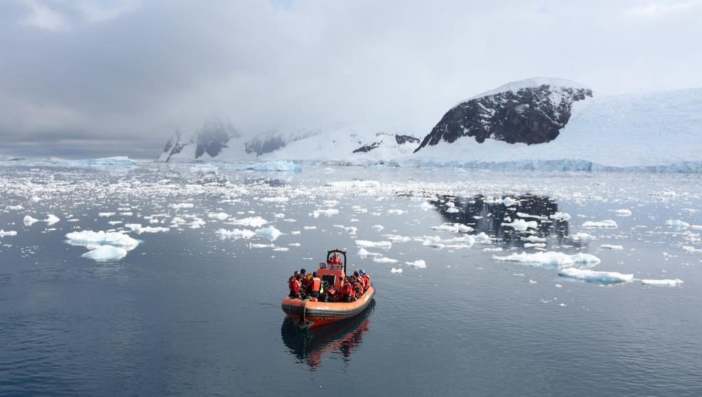 القارة القطبية الجنوبية by adan kheir - Illustrated by عدن خير - Ourboox.com