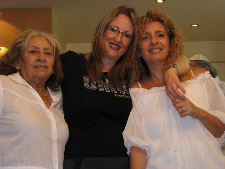 תמונות מספרות משפחה by iris levi - Illustrated by עריכה -איריס לוי - Ourboox.com