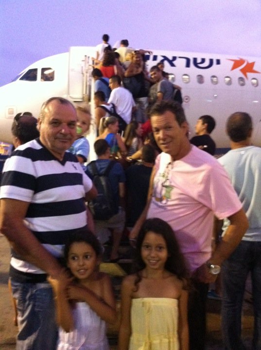 תמונות מספרות משפחה by iris levi - Illustrated by עריכה -איריס לוי - Ourboox.com