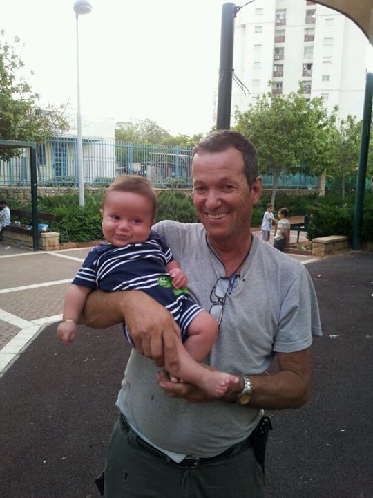 תמונות מספרות משפחה by iris levi - Illustrated by עריכה -איריס לוי - Ourboox.com