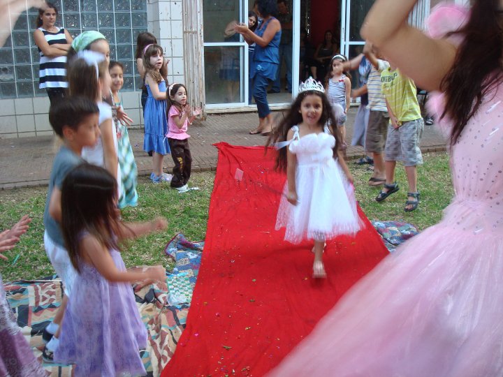 תמונות מספרות משפחה by iris levi - Illustrated by עריכה -איריס לוי - Ourboox.com