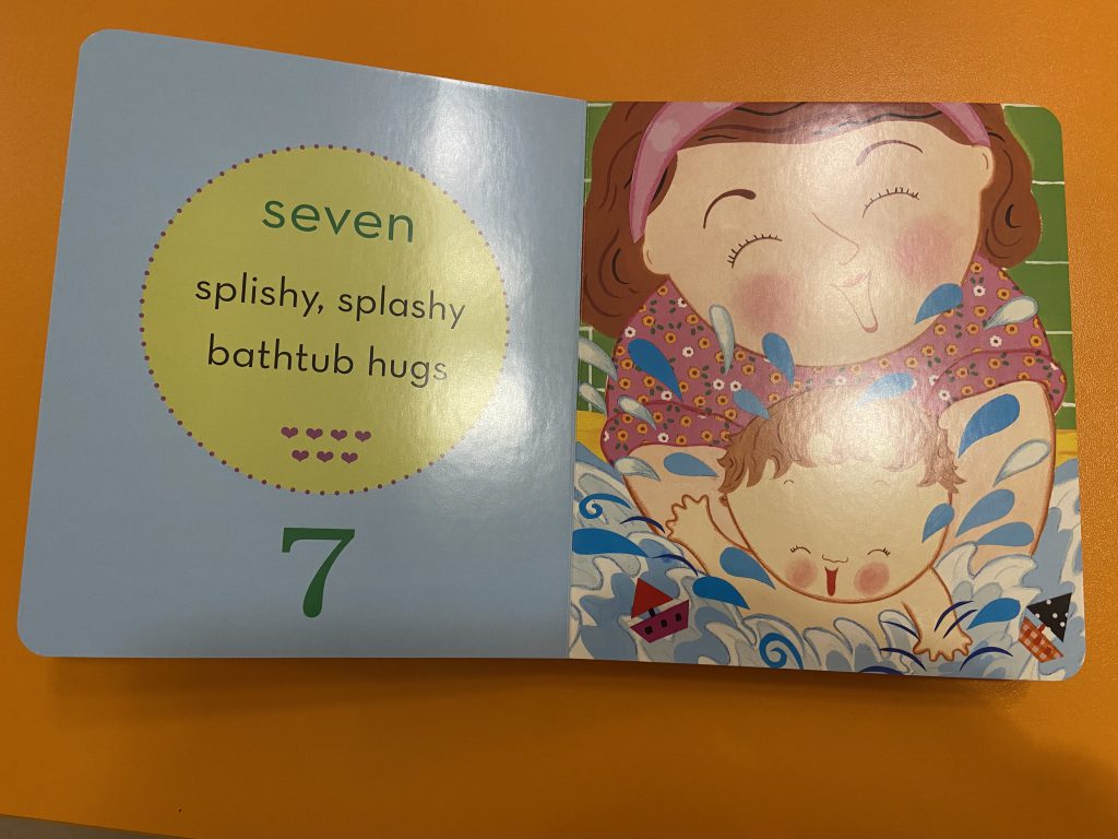 Mommy hugs by Rosanna Maragno - Ourboox.com