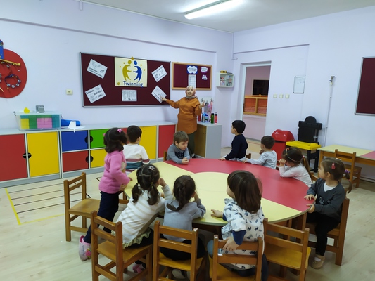 GÜVENLİ İNTERNET ETKİNLİKLERİMİZ by ELİF MURAT - Ourboox.com