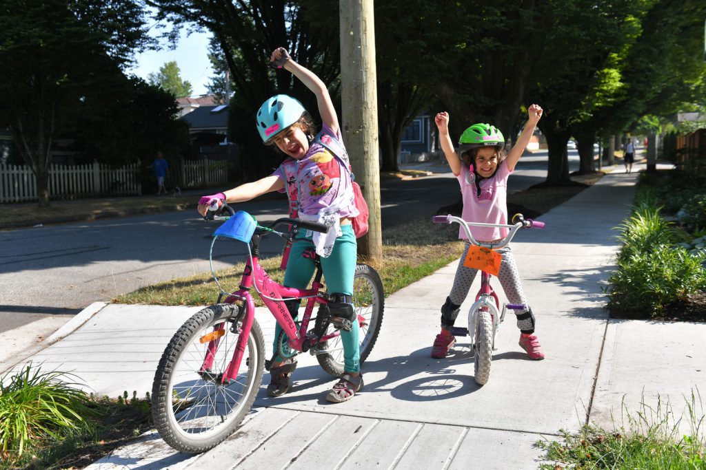 זהירות בדרכים זה כלל לחיים by koral ozeri - Illustrated by  קורל עוזרי 208063099 ומיתר דמרי 207634817 - Ourboox.com