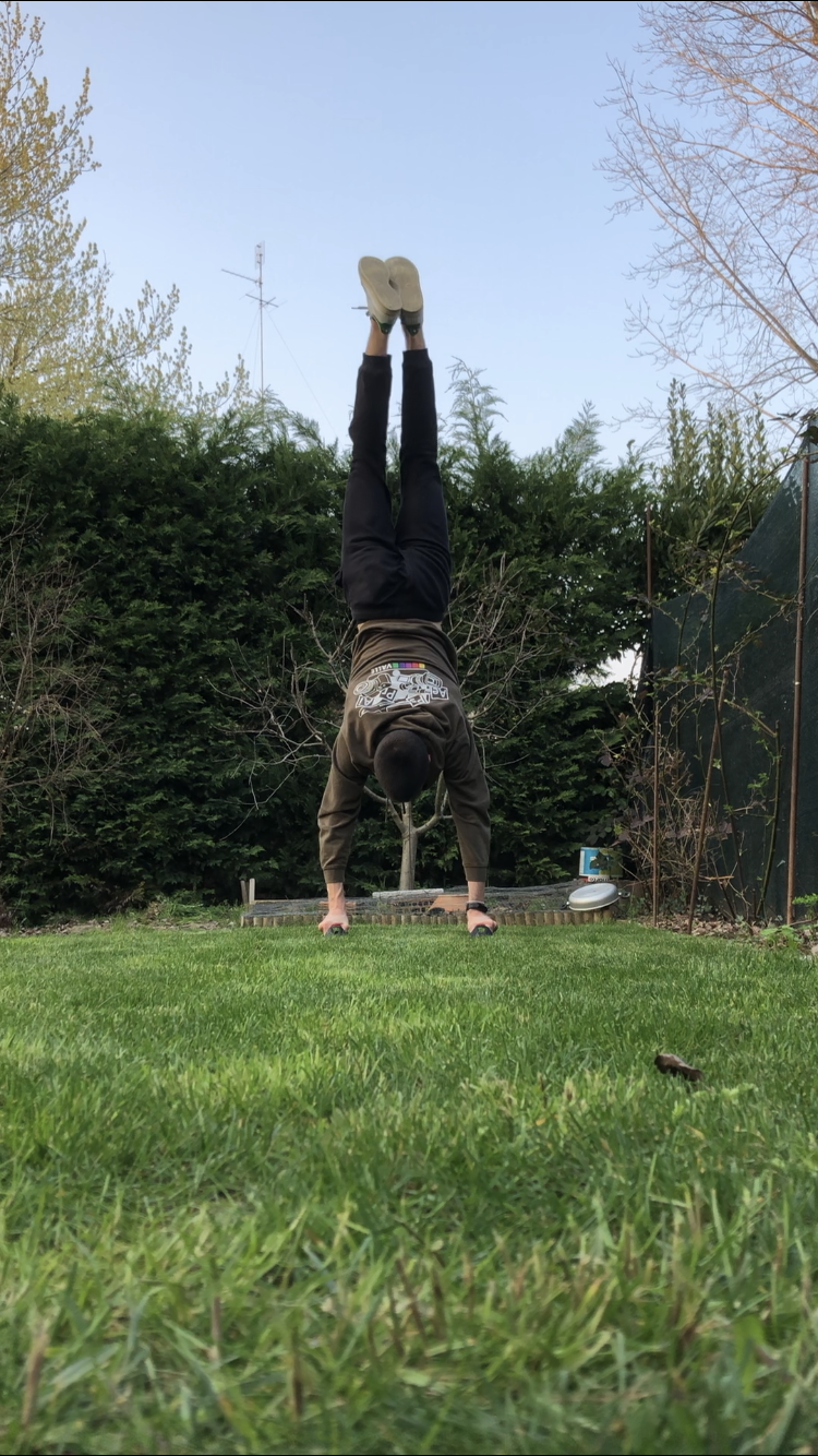 My quarantine experience by My quarantine experience - Illustrated by Edoardo Nicoletto - Ourboox.com