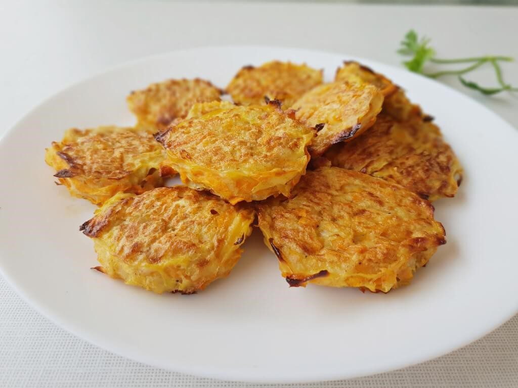 ספר המתכונים שלי – לשמירת אורח חיים בריא! by emily peretz - Illustrated by הדסה פרץ - כיתה י - Ourboox.com