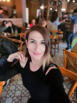 TOPLUYORUM ATMIYORUM HAYAL GÜCÜMLE HER ŞEYİ SANATA DÖNÜŞTÜRÜYORUM by cemile muslu - Ourboox.com