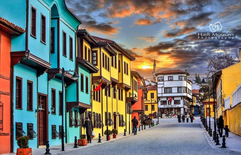 ESKİŞEHİR by GÜLER - Illustrated by GÜLER KABADAYI - Ourboox.com