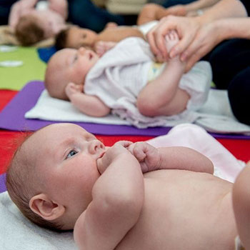 Il Massaggio Infantile A.I.M.I: un modo di stare con il mio bambino by tiziana runco - Ourboox.com