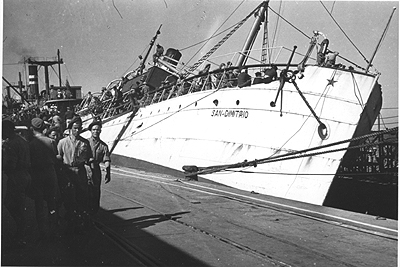 לטרון אוניית מעפילים