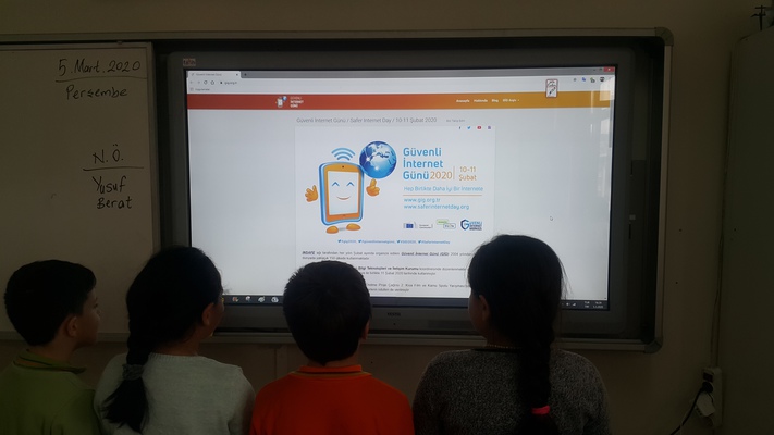 ÇOCUK GÖZÜYLE BAK! (Look Throuh The Children Eyes) eTwinning Project by MELİS ALCAN - Ourboox.com