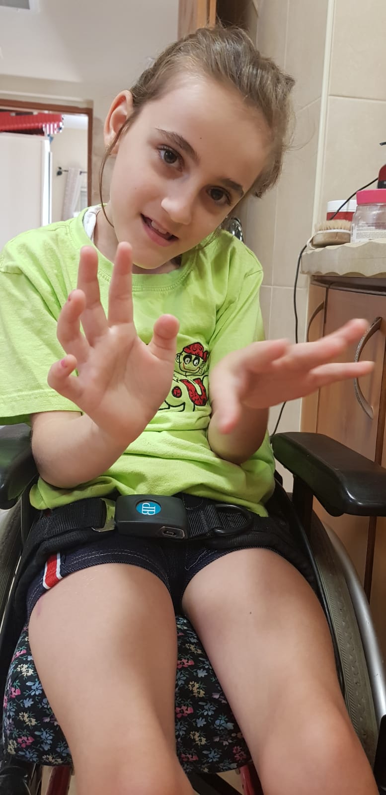 לשטוף ידיים by Rotem Pressman - Illustrated by יסמין - Ourboox.com