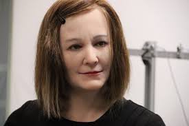 Социальный андроид Надин. Девушка-гуманоид была разработана в Технологическом университете Наньянг в Сингапуре.