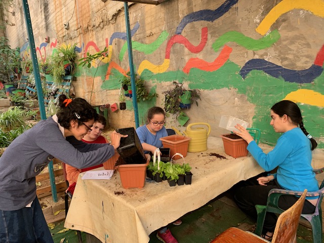 החוברת של רננה by adi oved - Ourboox.com