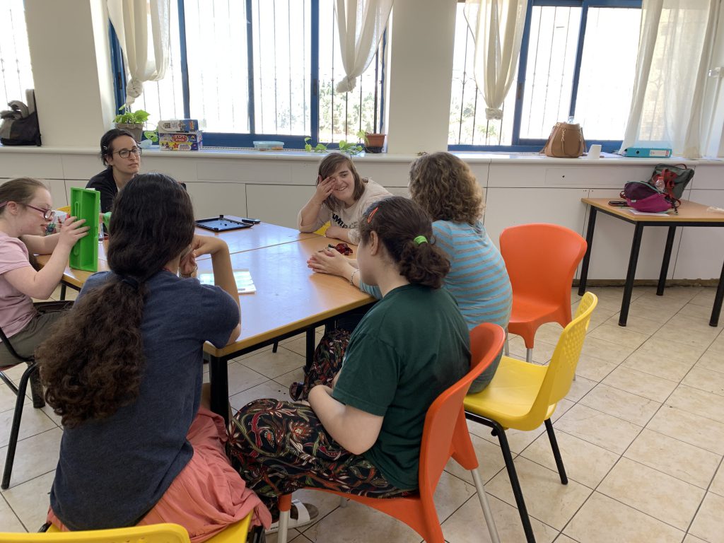 החוברת של שירה by adi oved - Ourboox.com