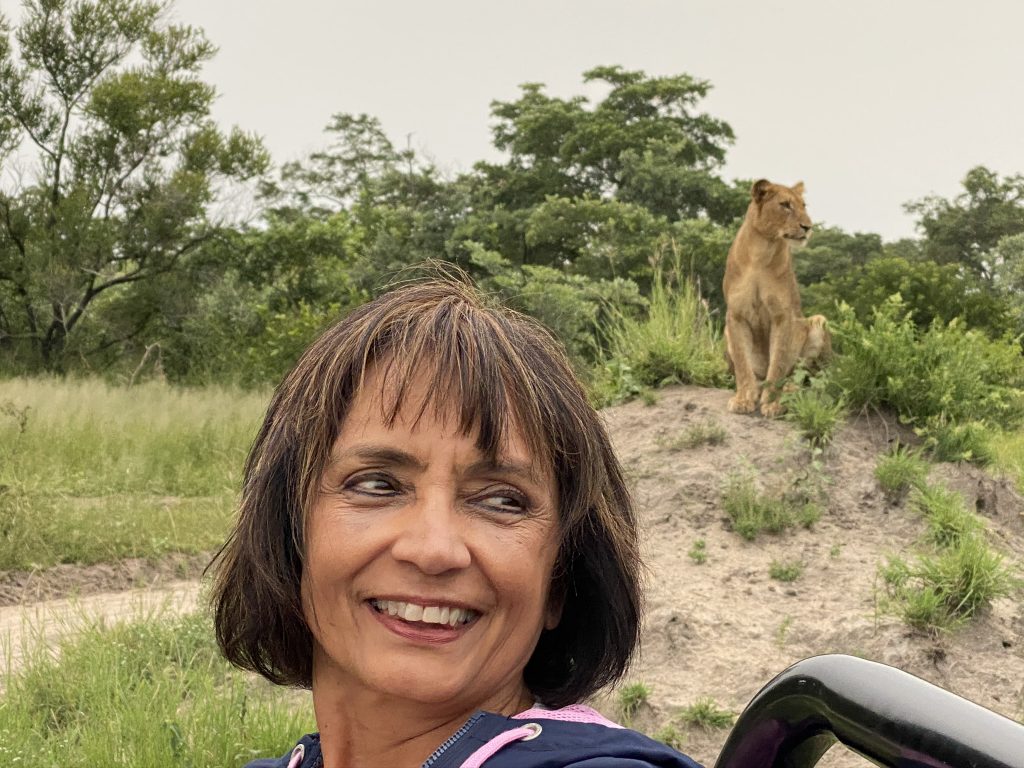 Animals in the wild by Robin Carlisle - Illustrated by RRC - Ourboox.com