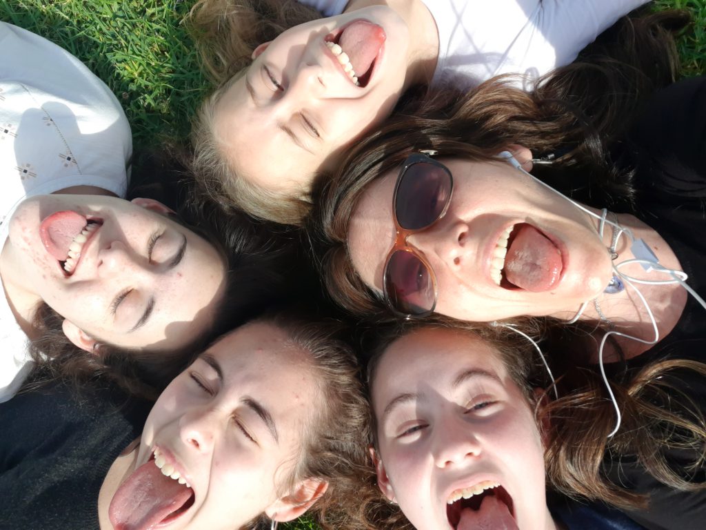 הכל עניין של זוויות by chani donin - Illustrated by חני דונין - Ourboox.com