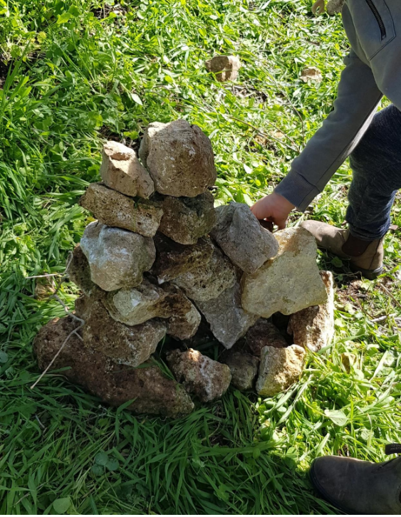 اللعب بالخطوط ,الاشكال والاجسام بكل مكان الروضة الساحة والبيت by njmh - Illustrated by المربيات نجمه زحالقه وامال نصر الدين - Ourboox.com