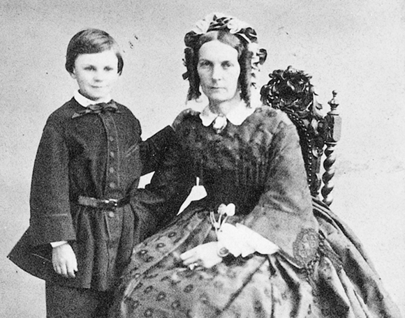 Майбутній письменник та його мати