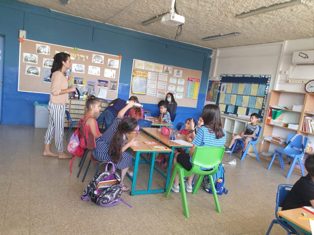 הדואג לימים זורע חיטים, הדואג לשנים נוטע עצים, הדואג לדורות מחנך אנשים (יאנוש קורצ’אק) by dikla oren - Ourboox.com