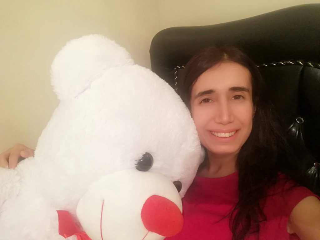 QUEEN BEE by Ali AYAYDIN - Ourboox.com