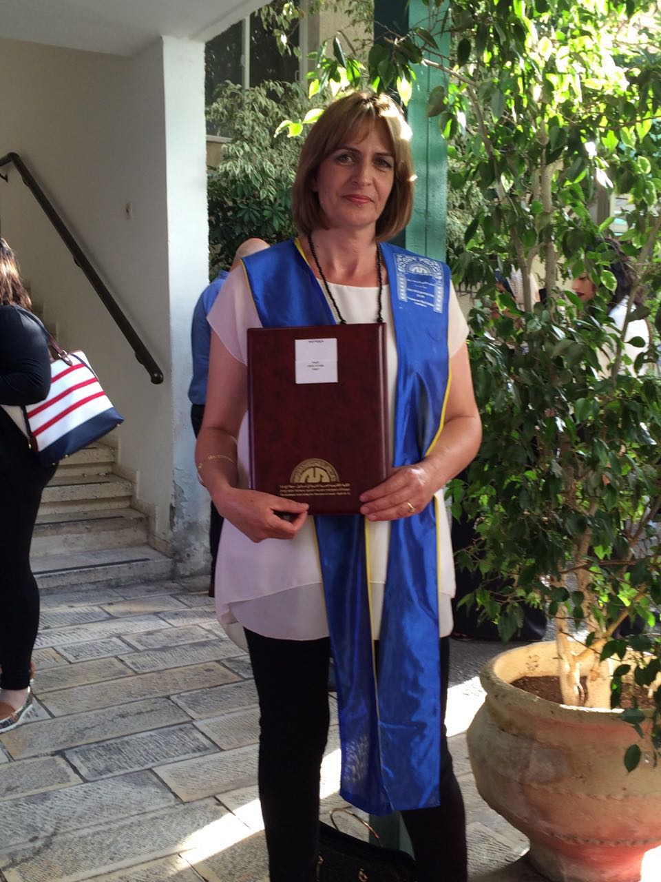 صور العائلة by samira hussien - Ourboox.com