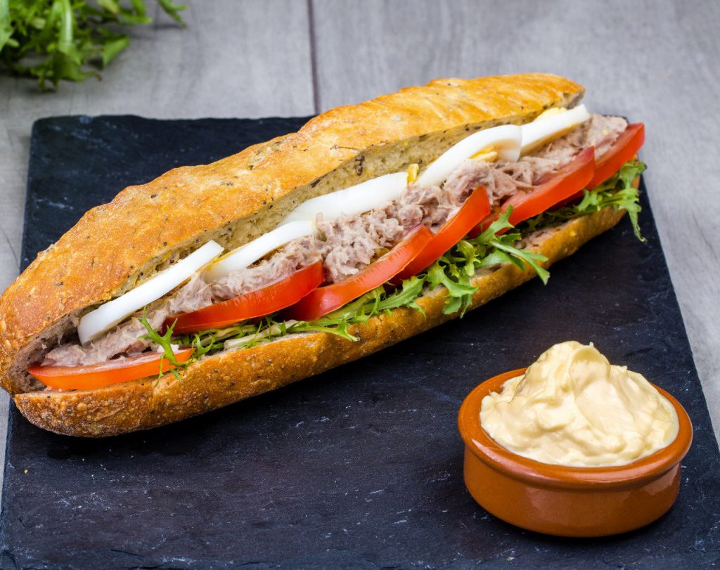 Sylvia and George Share a Sandwich by Mel Rosenberg - מל רוזנברג - Ourboox.com