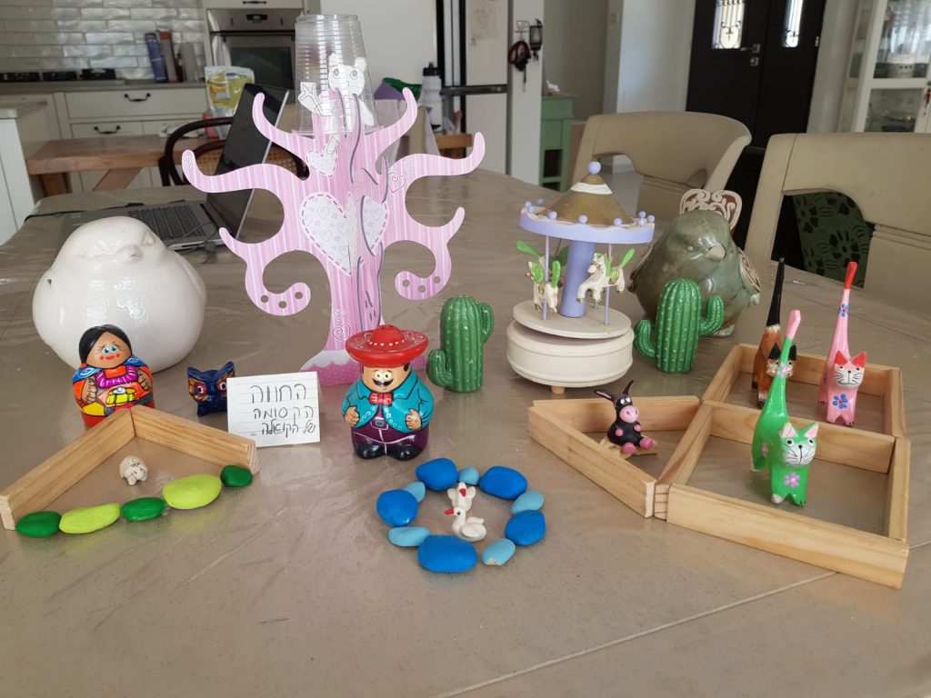 יצירות של תלמידי כיתה ד by mazalyo - Ourboox.com