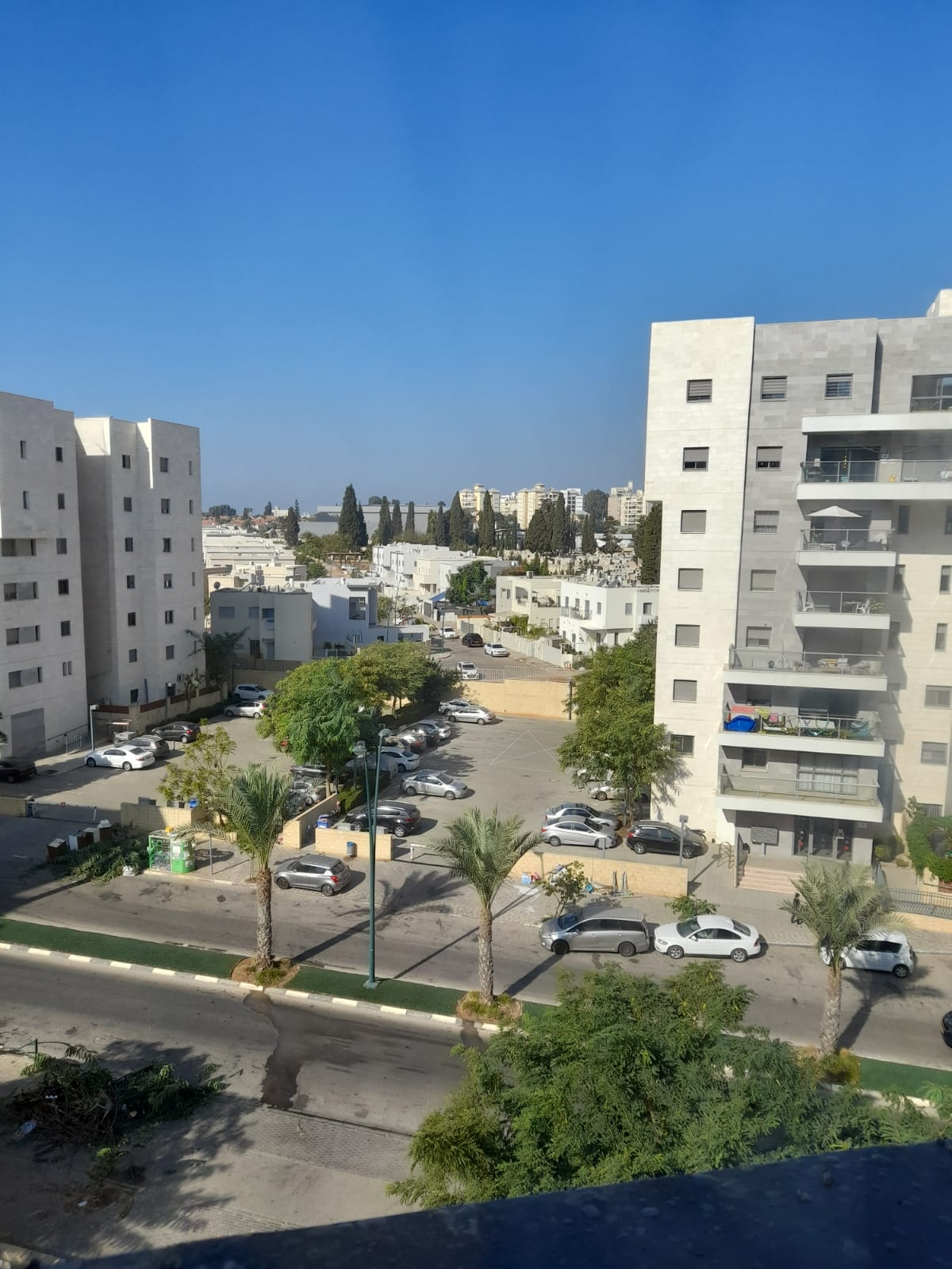 היישוב שלי מחלון ביתי- ביה”ס אילן רמון חדרה 10/2020 by Assaf Dauber - Illustrated by אסף דאובר - Ourboox.com